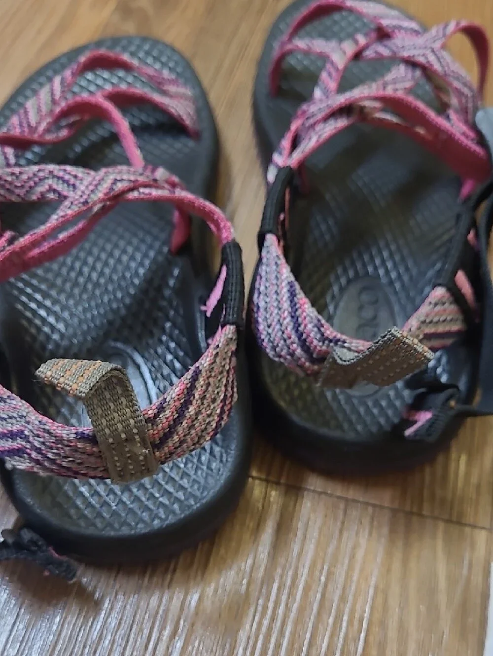 Chaco Kids Pink and Black Strappy Sandals‎